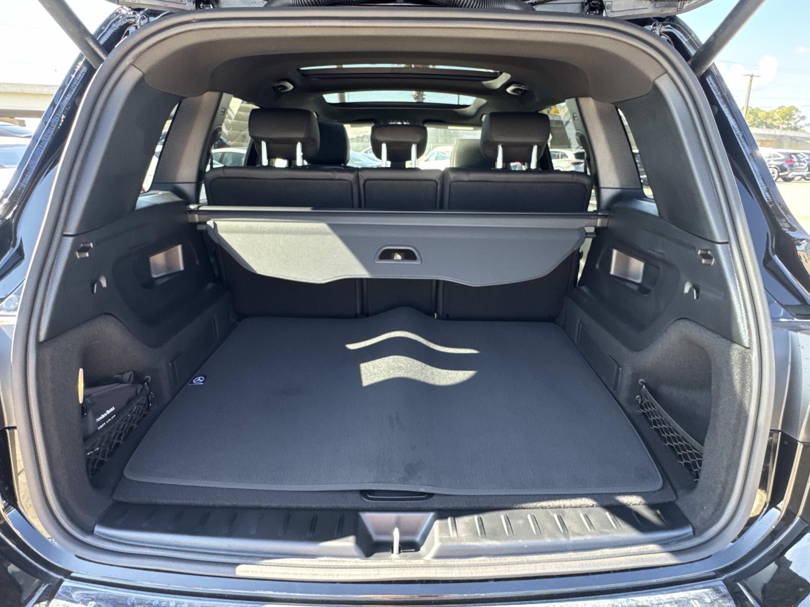 2026 Mercedes Benz GLB 250 photo 3