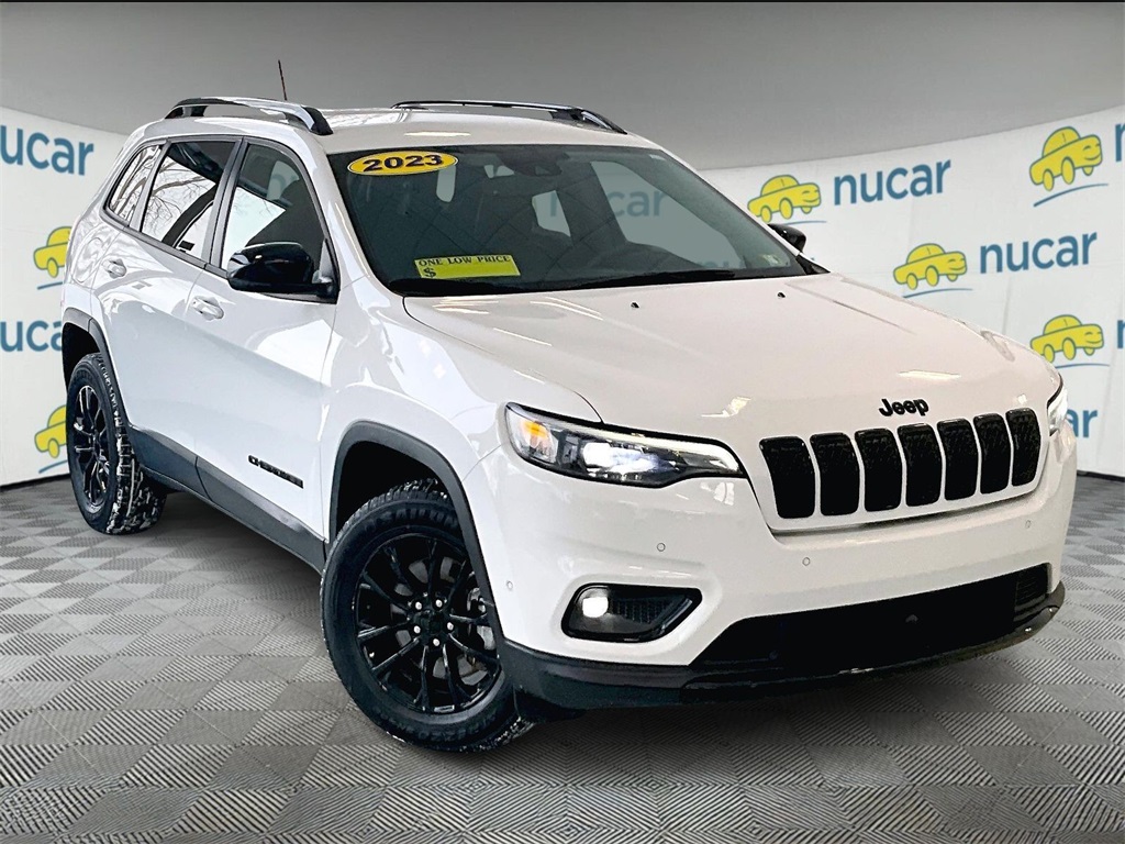 2023 Jeep Cherokee Altitude Lux's photo