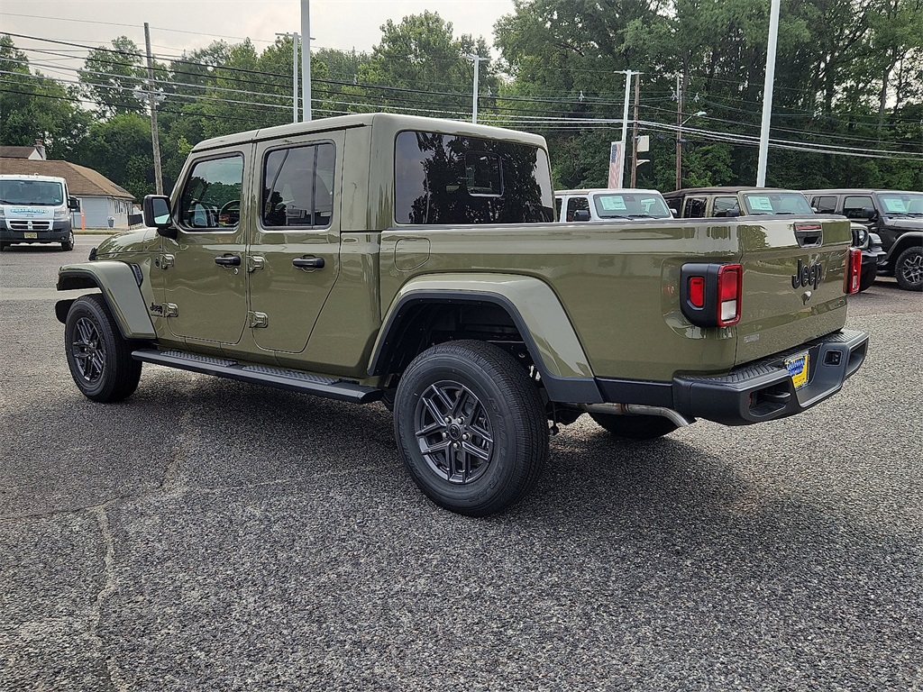 2025 Jeep Gladiator Sport S photo 3