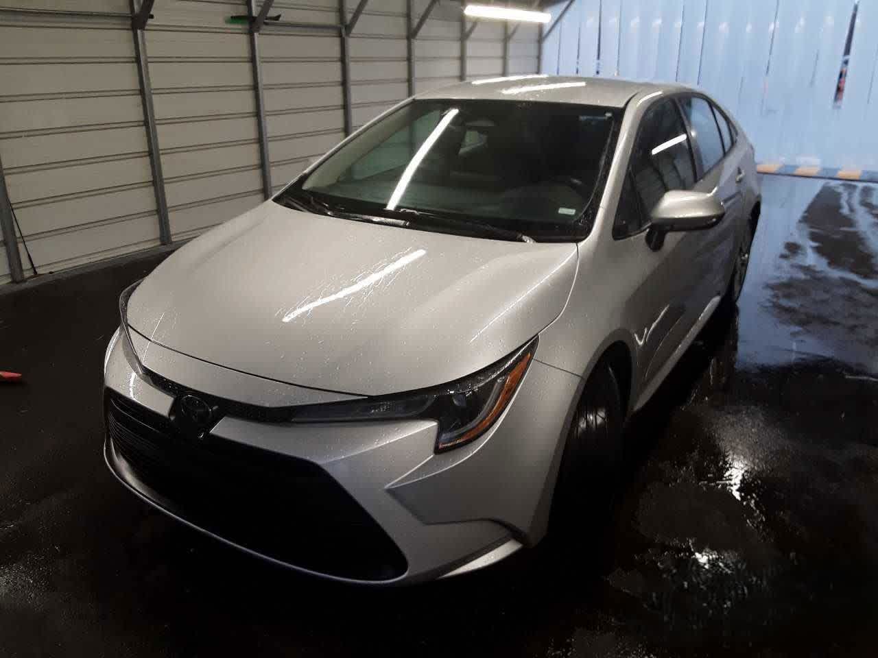 2024 Toyota Corolla LE's photo