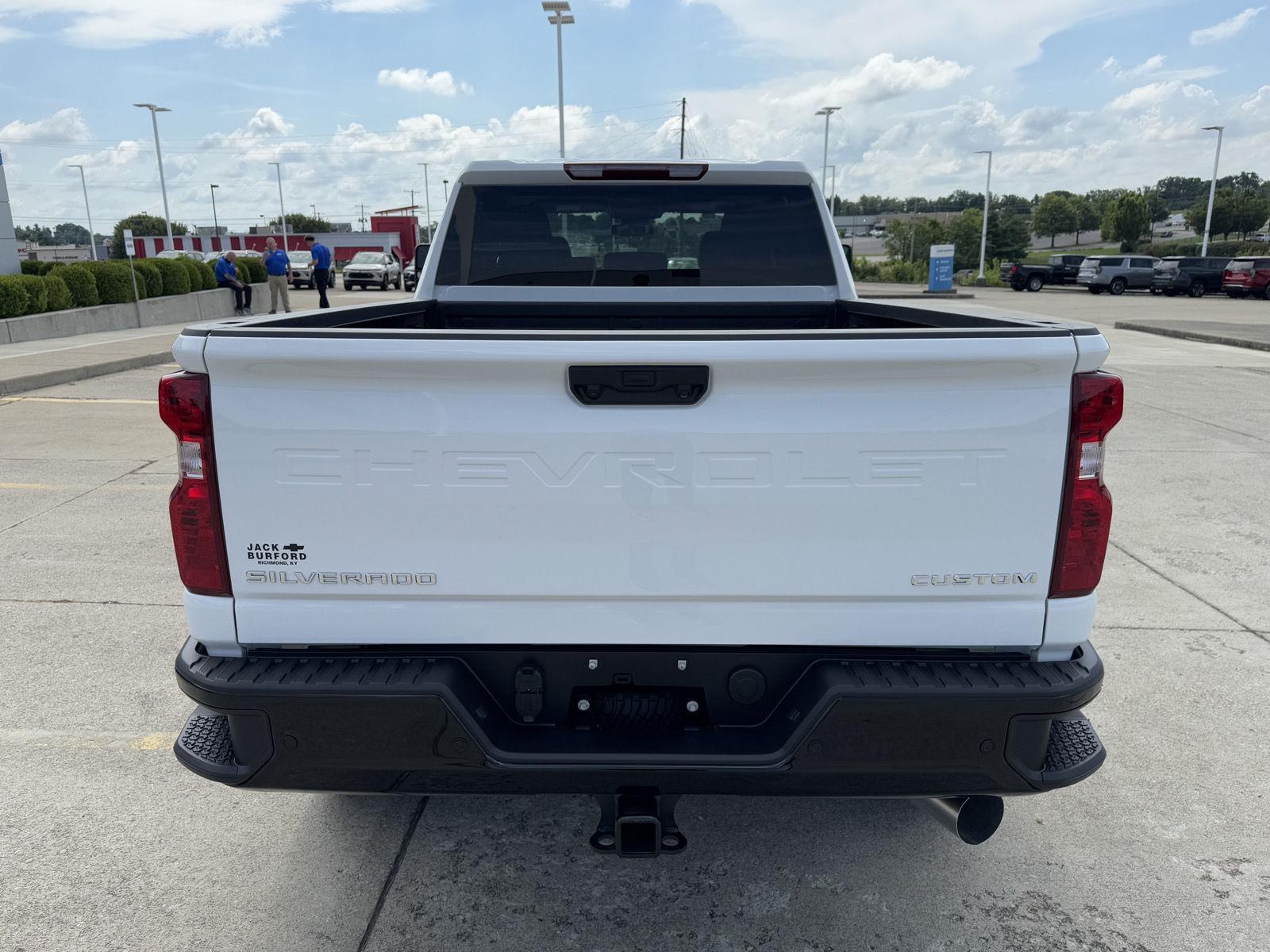 2025 Chevrolet Silverado 2500HD Custom photo 47