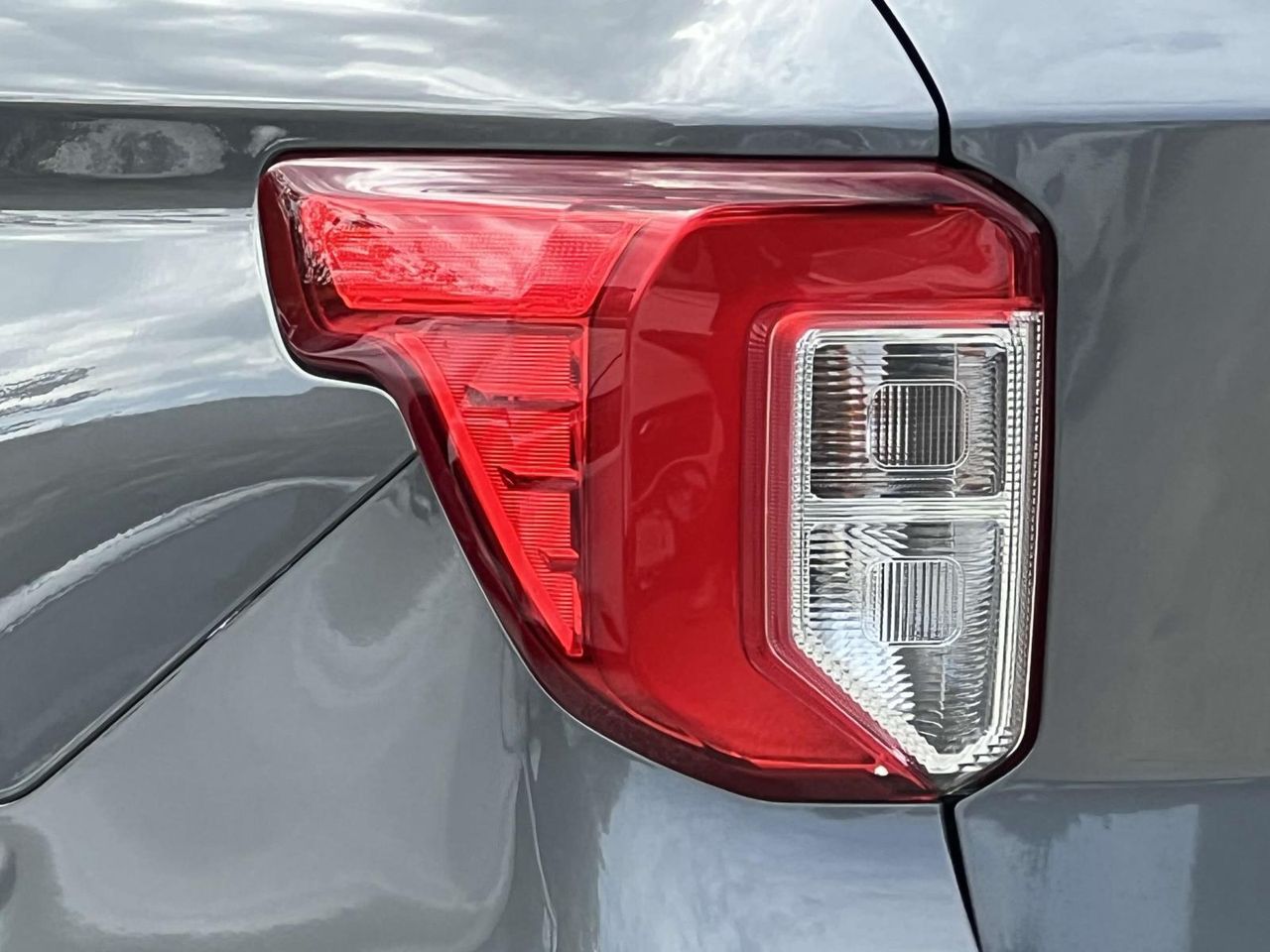 2022 Ford Explorer XLT photo 3