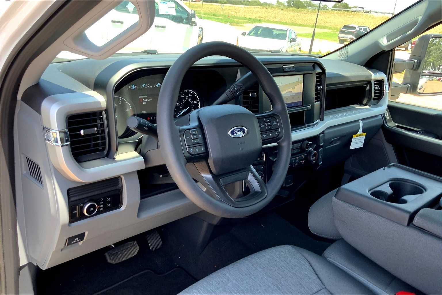 2025 Ford F-250 XL photo 8