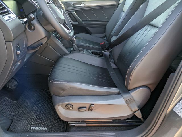 2022 Volkswagen Tiguan SE photo 11