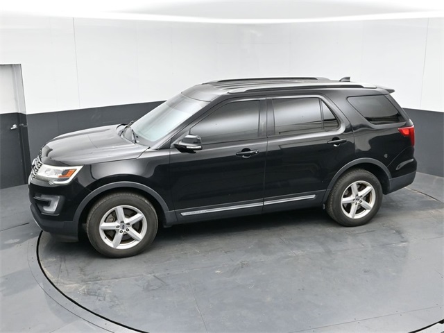 2017 Ford Explorer XLT's photo