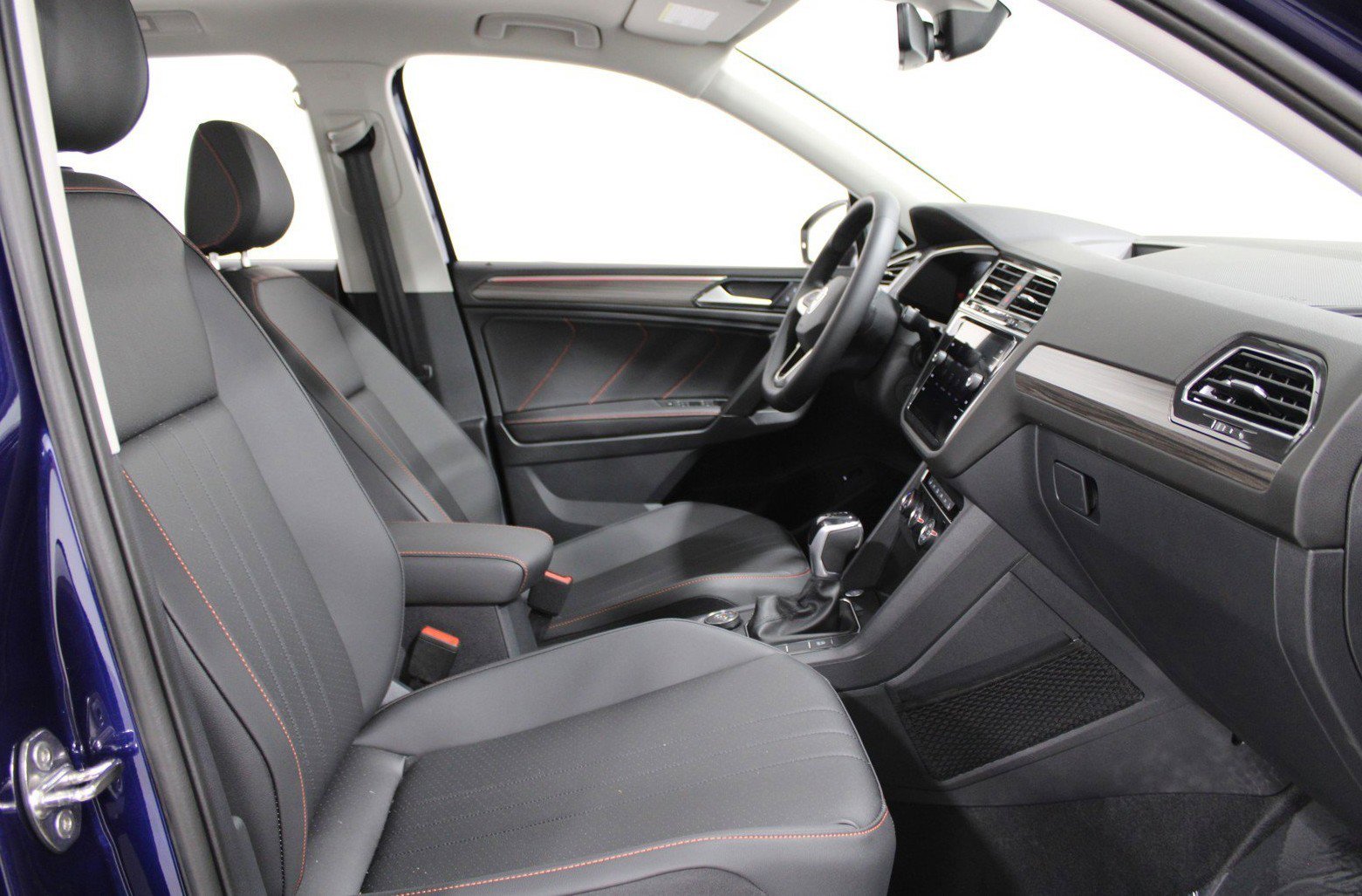 2024 Volkswagen Tiguan Wolfsburg Edition photo 20