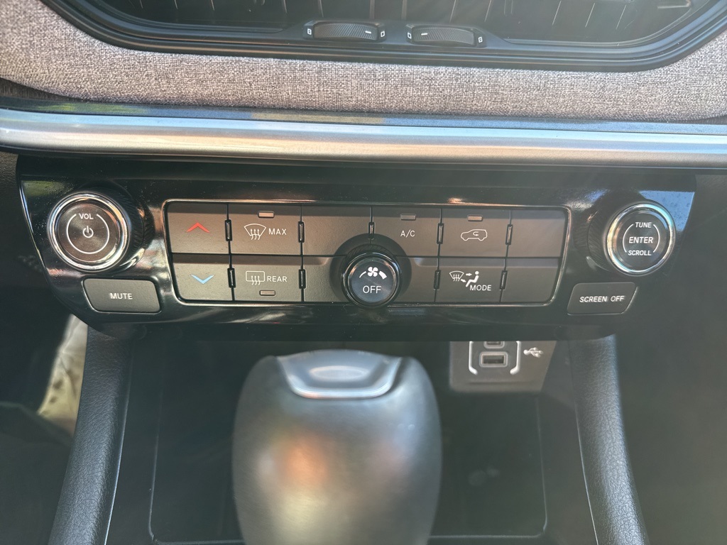 2024 Jeep Compass Latitude photo 42