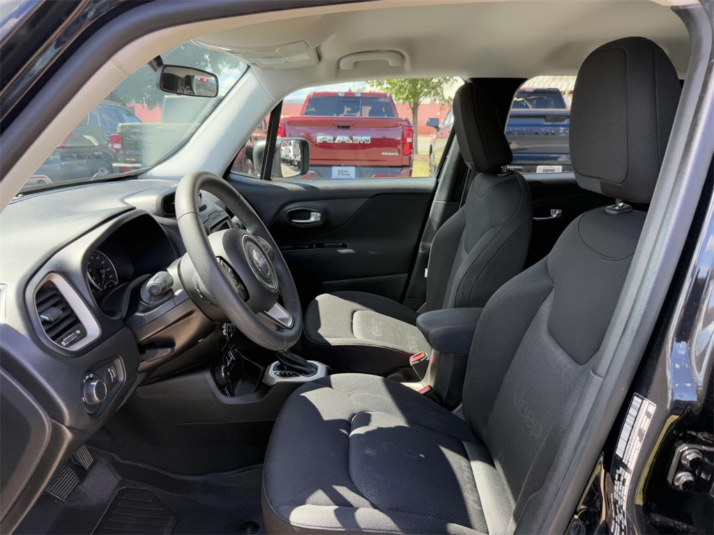 2017 Jeep Renegade Sport photo 19