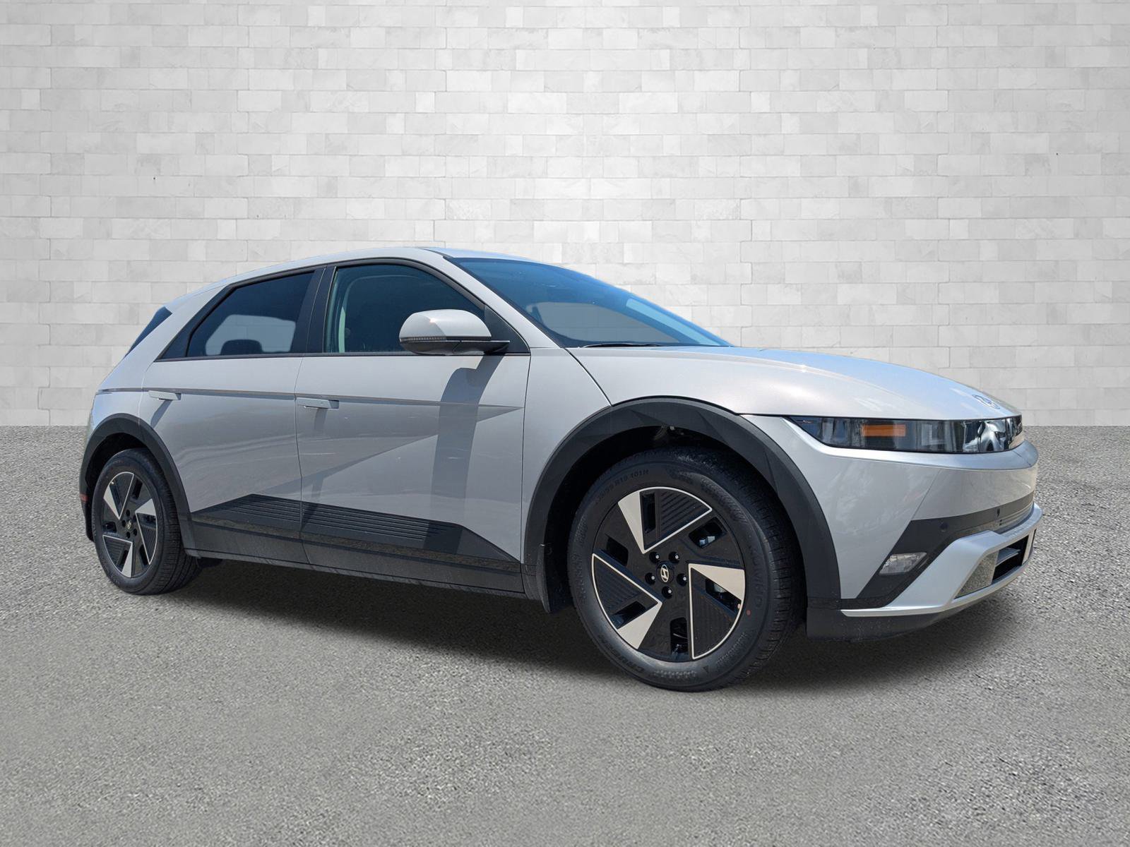 2025 Hyundai IONIQ 5 SE's photo