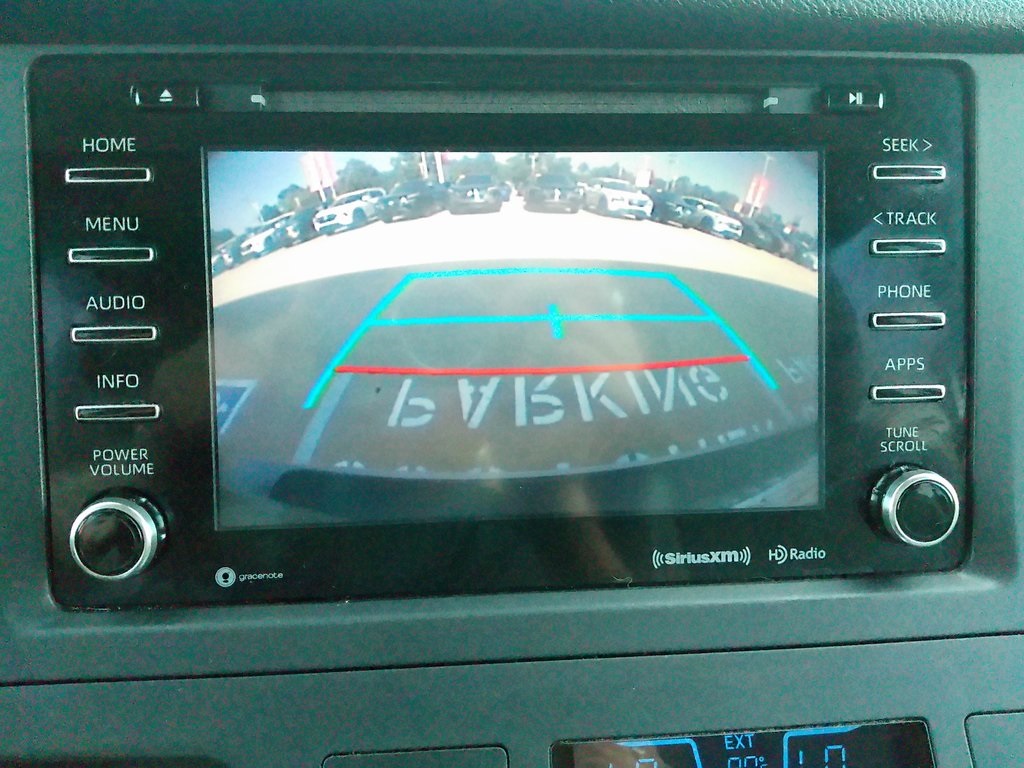 2018 Toyota Sienna XLE photo 40