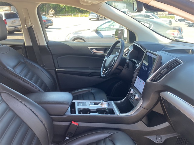 2021 Ford Edge SEL photo 11
