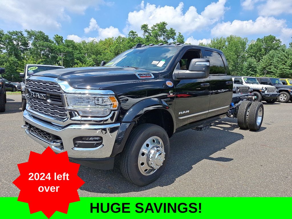 2024 Ram 5500 photo 2