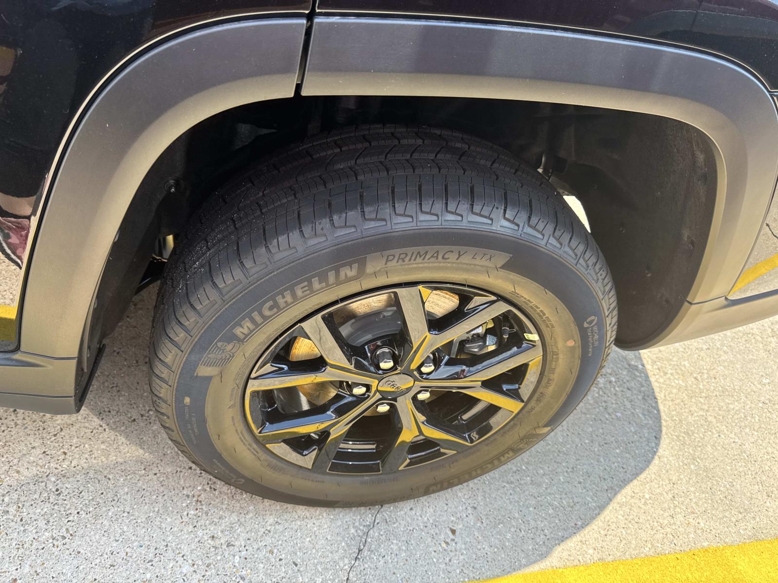 2025 Jeep Grand Cherokee Altitude photo 2