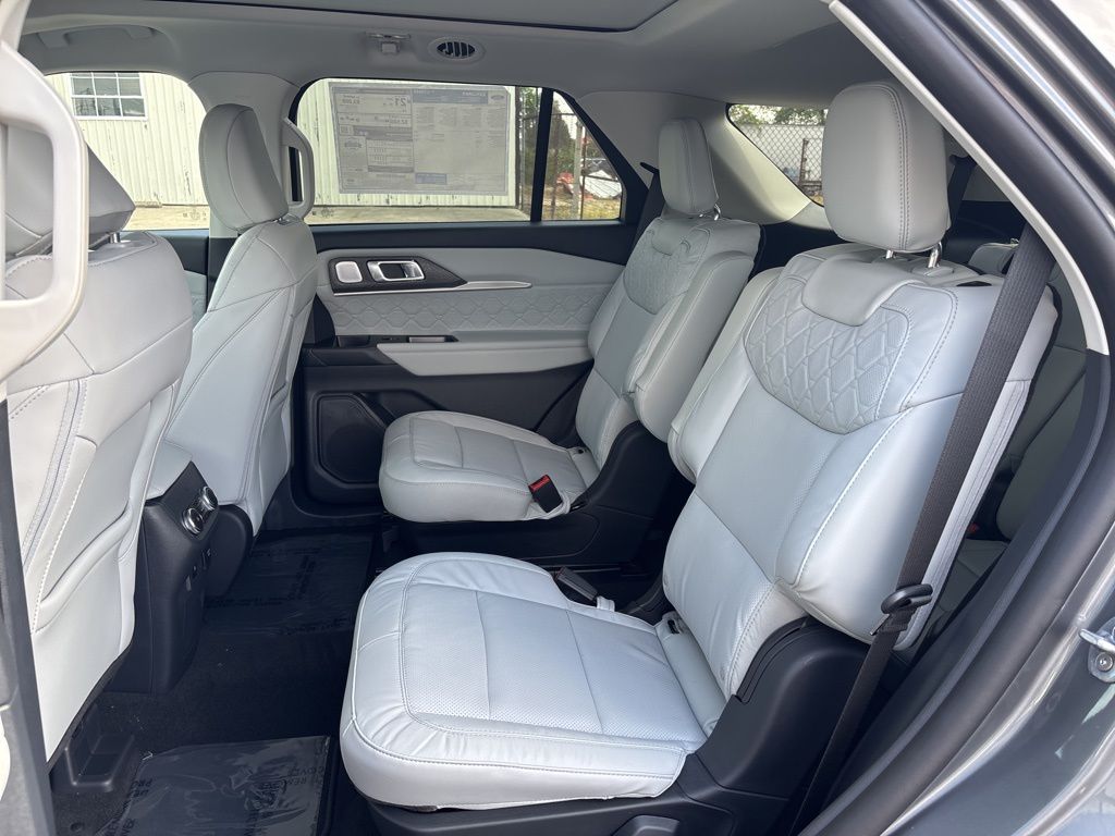 2025 Ford Explorer Platinum photo 26