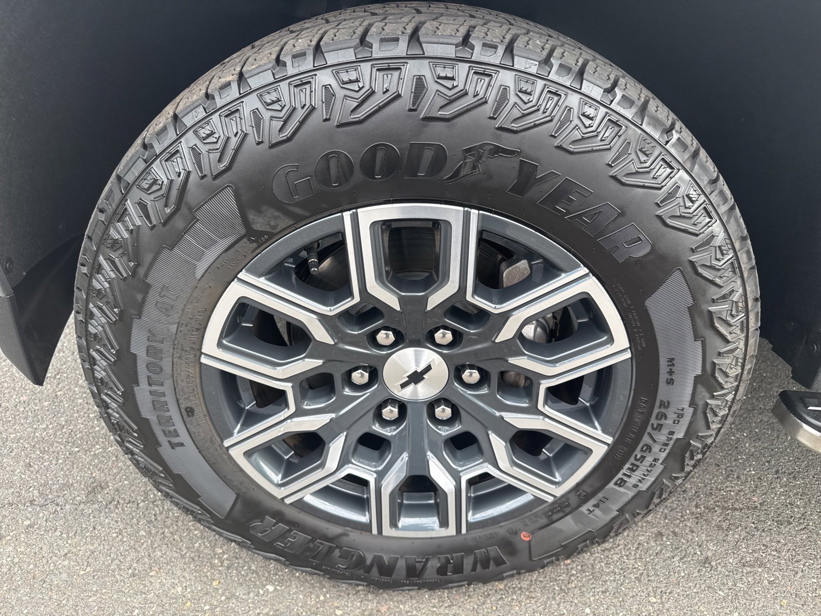 2023 Chevrolet Colorado Z71 photo 11