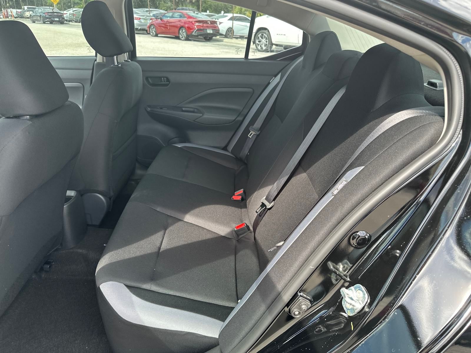 2025 Nissan Versa 1.6 S photo 17