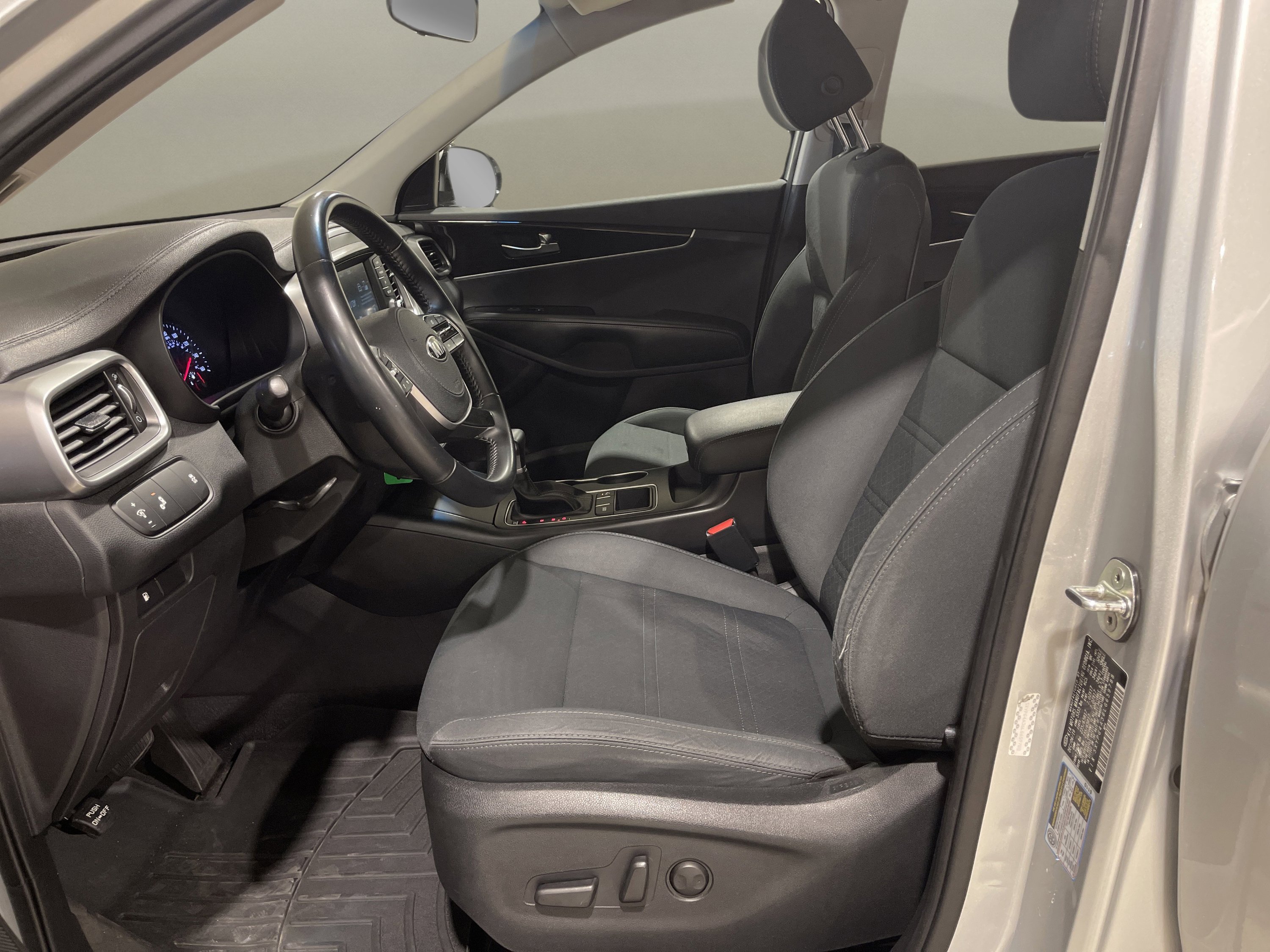 2020 Kia Sorento LX S photo 10
