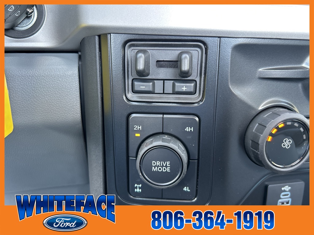 2025 Ford F-350 photo 21