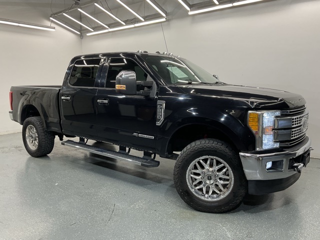 2017 Ford F-250 photo 2