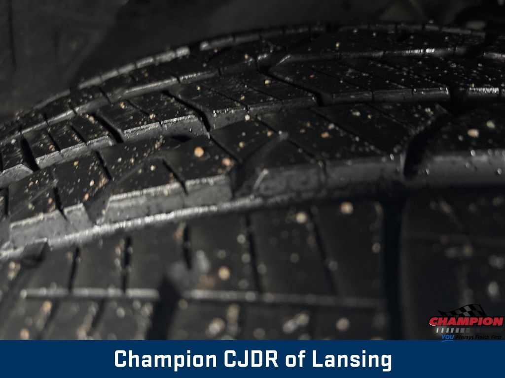 2017 Chrysler 300 S photo 3