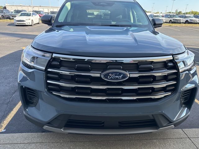 2025 Ford Explorer photo 22