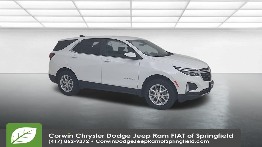 2024 Chevrolet Equinox LT photo 2