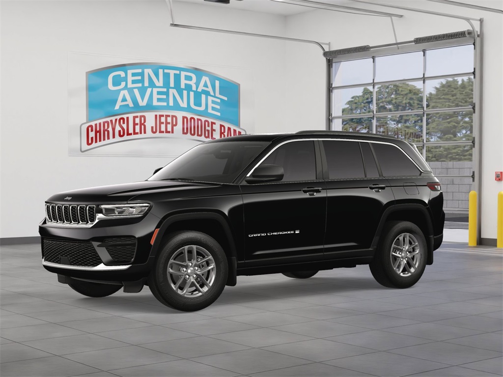 2025 Jeep Grand Cherokee Laredo photo 2
