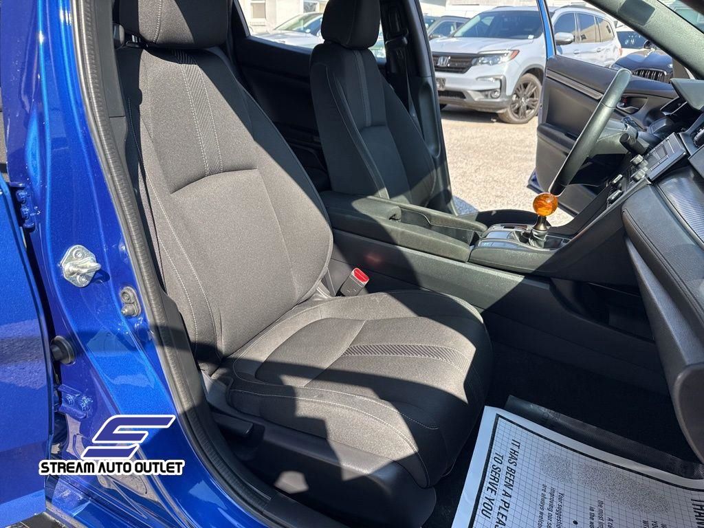 2018 Honda Civic Sport photo 27