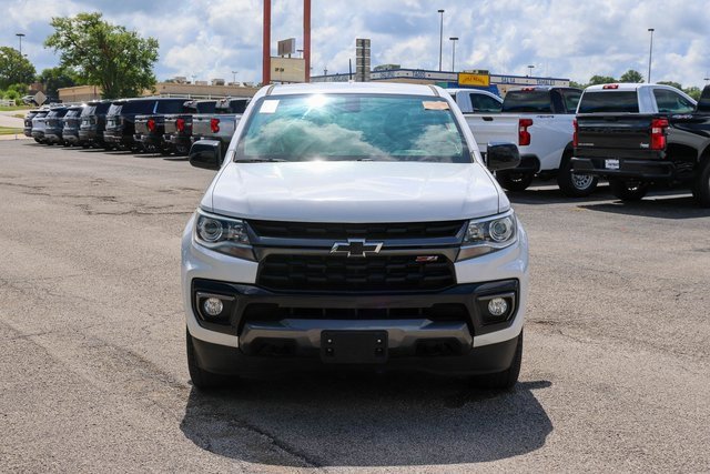 Used 2022 Summit White Chevrolet Z71 image 2