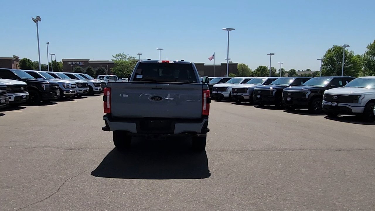 2025 Ford F-250 Lariat photo 3