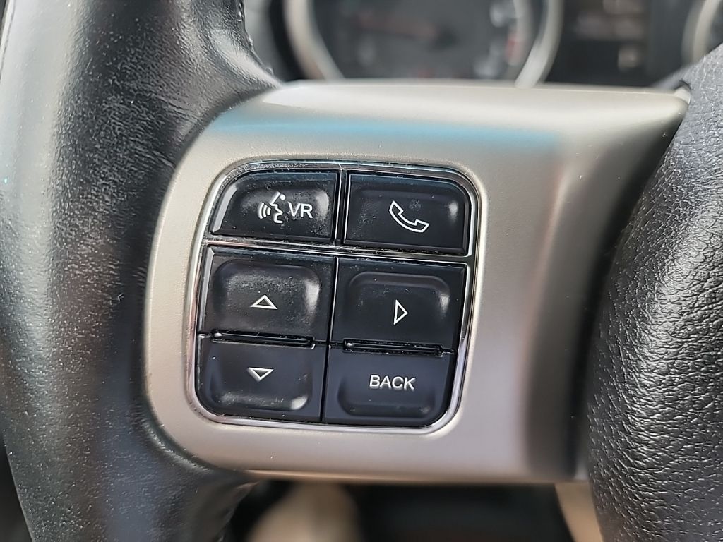 2011 Jeep Grand Cherokee Overland photo 25