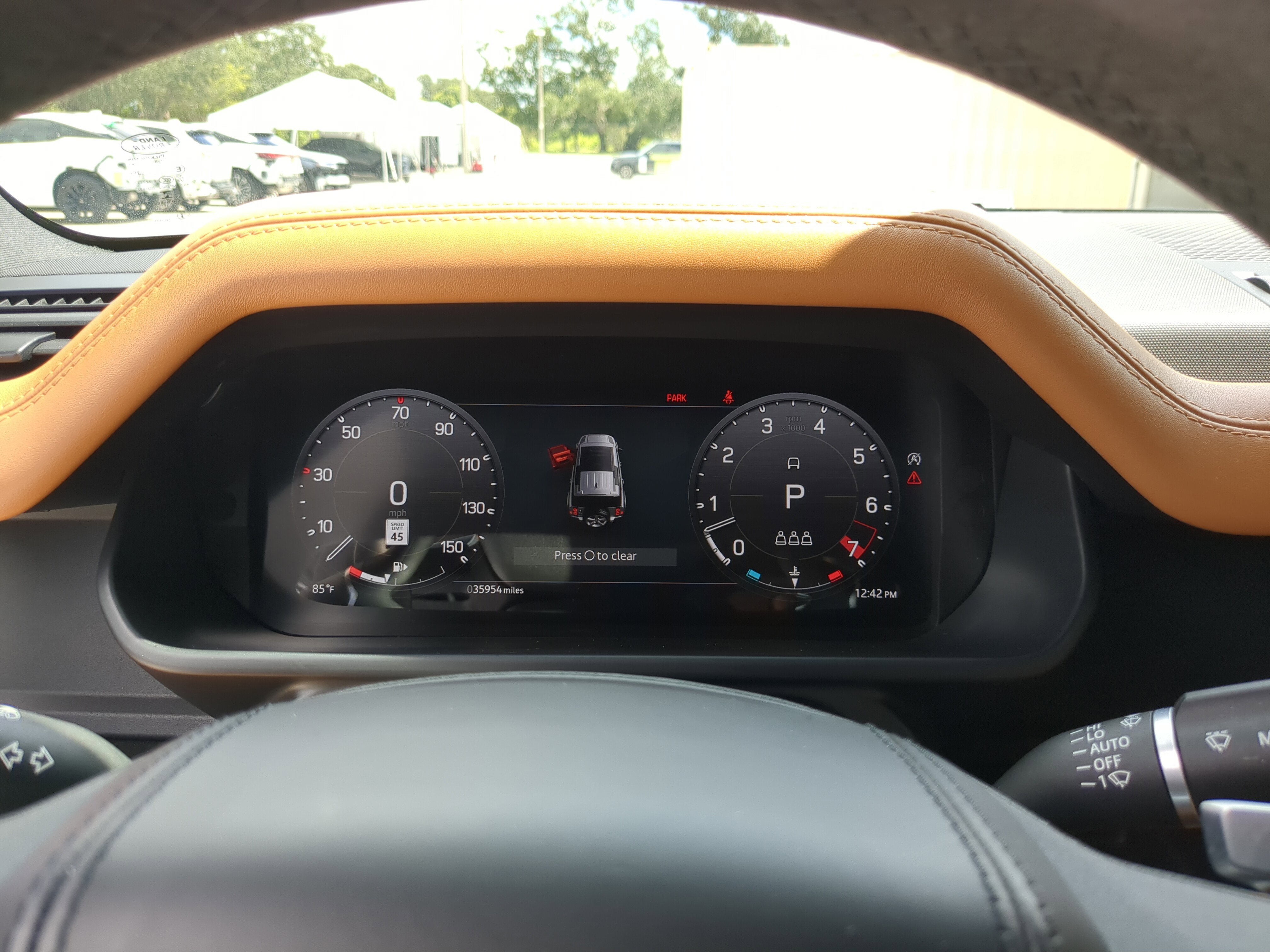 2023 Land Rover Defender V8 photo 12