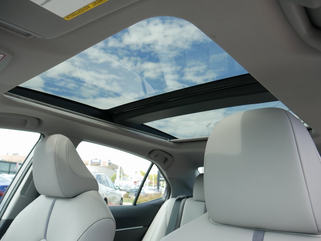 2021 Toyota Camry XLE photo 14