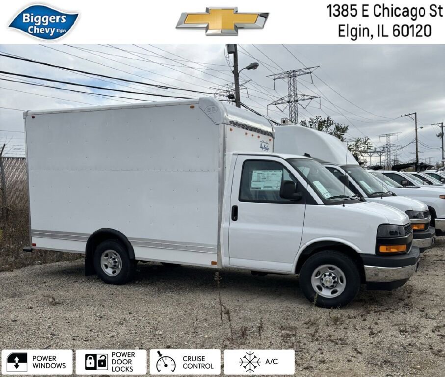 2024 Chevrolet Express Cutaway Base's photo
