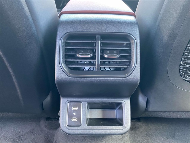 2025 Kia K4 GT-Line Turbo photo 11