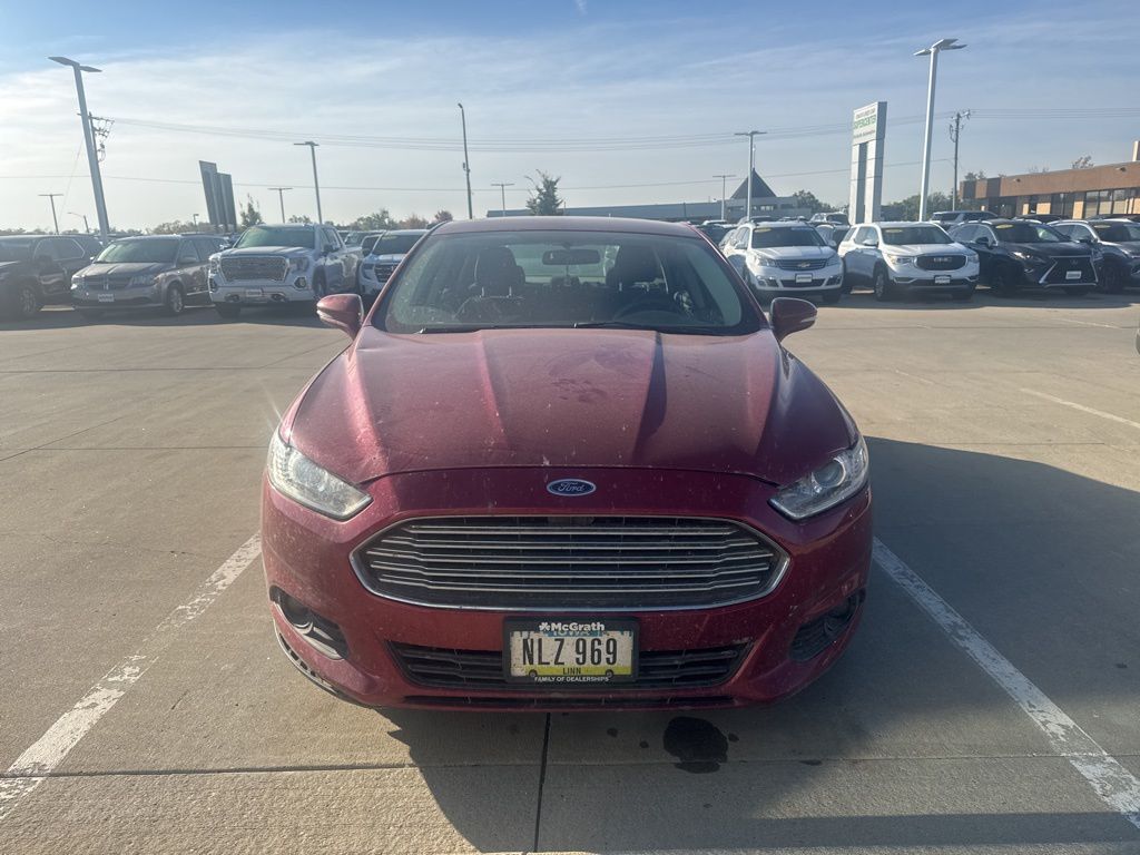 2016 Ford Fusion SE photo 3