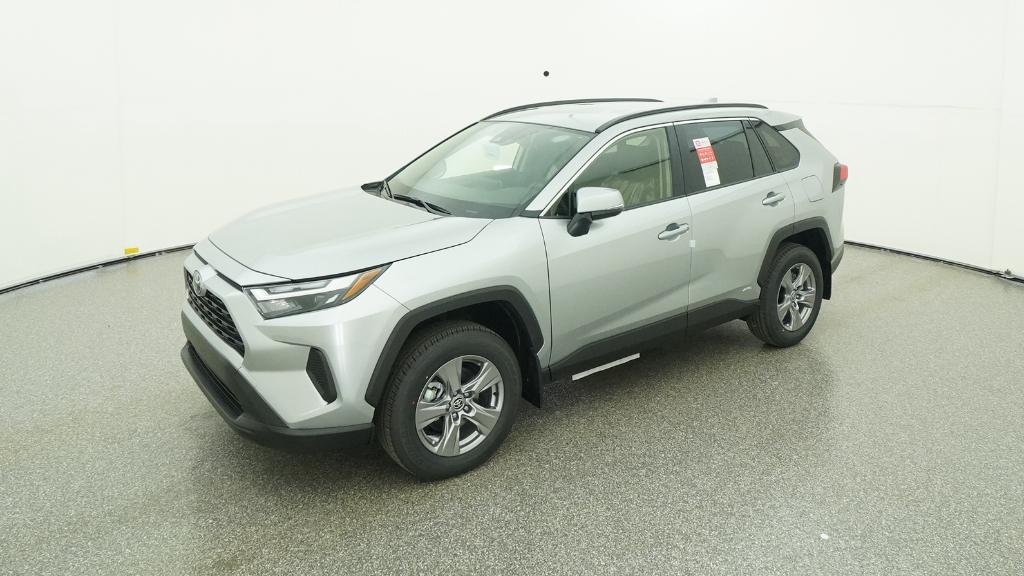 2025 Toyota RAV4 XLE's photo