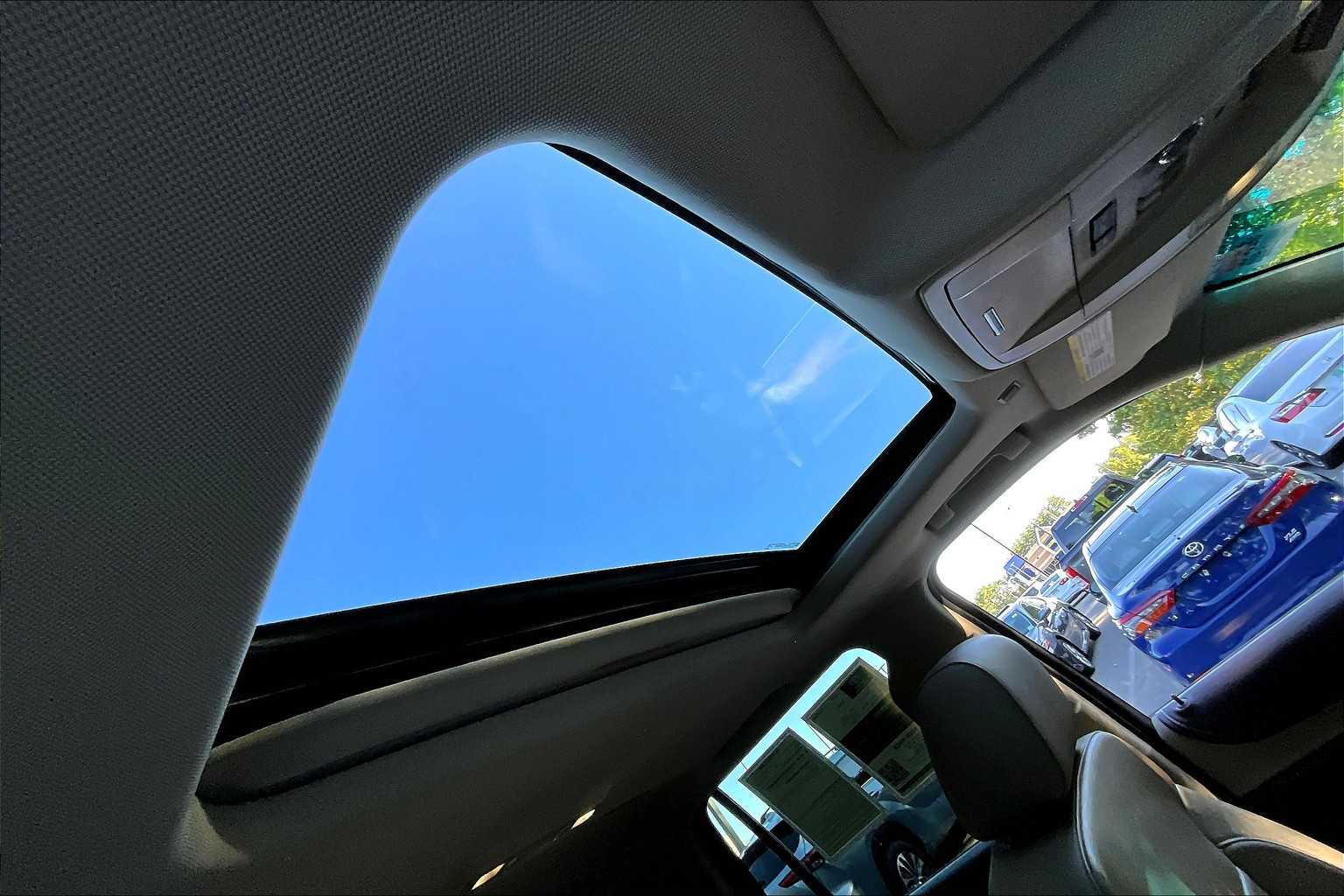 2016 Chevrolet Tahoe LTZ photo 13