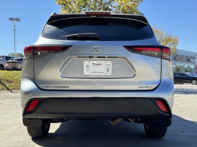 2024 Toyota Highlander LE photo 4