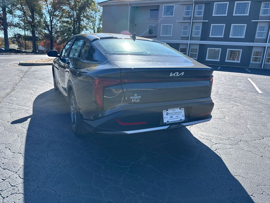 2025 Kia K4 LXS photo 3
