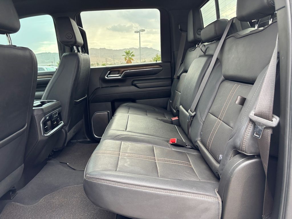 2024 Chevrolet Silverado 2500HD High Country photo 17