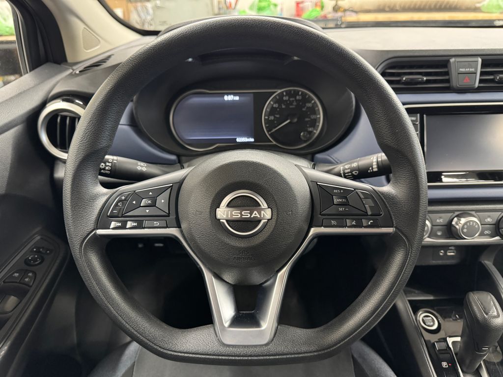 2023 Nissan Versa 1.6 SV photo 16