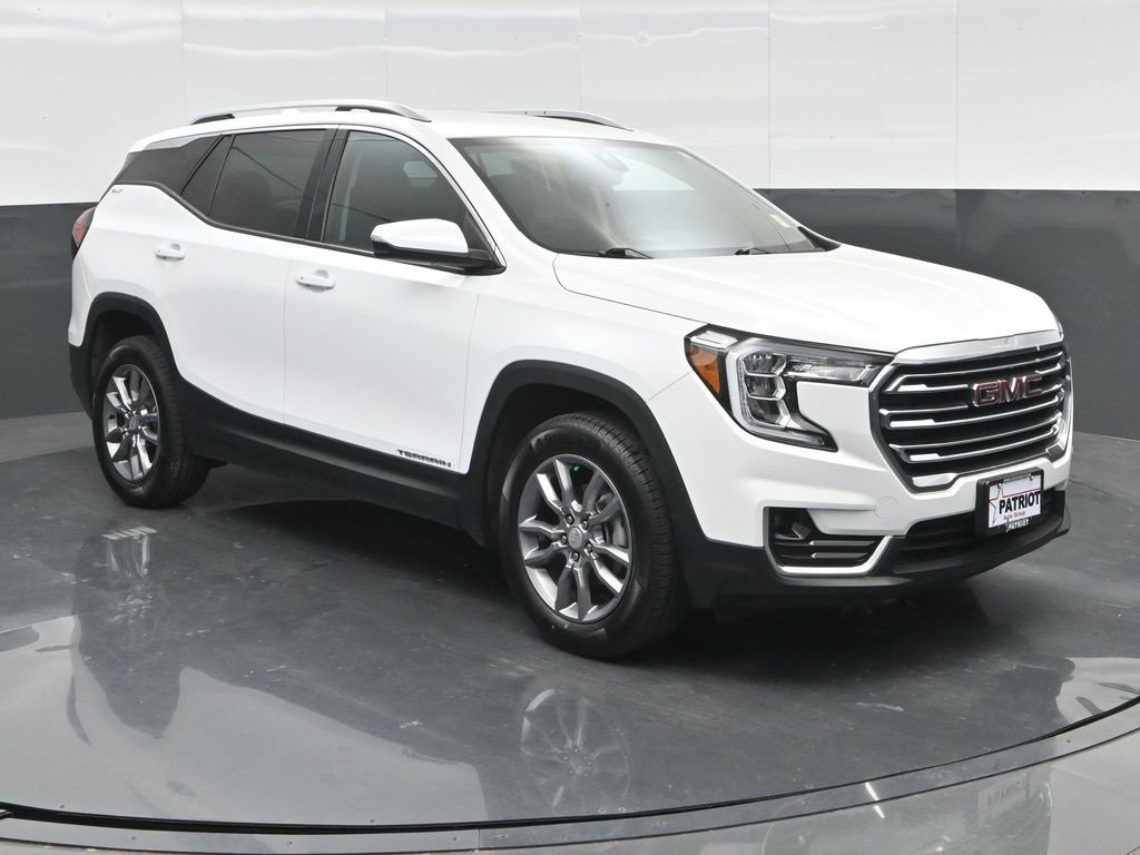 2024 GMC Terrain SLT's photo