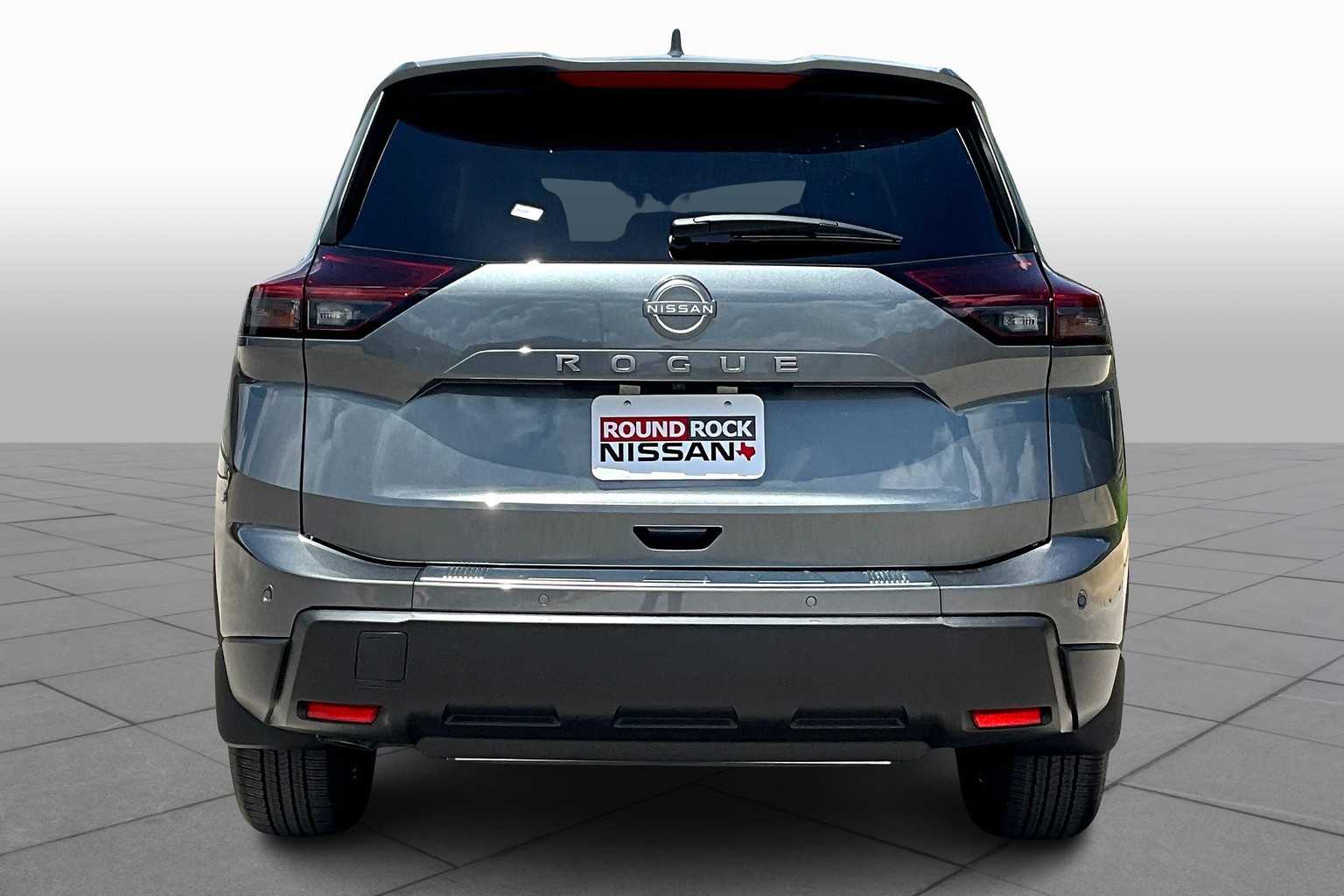 2025 Nissan Rogue SV photo 4