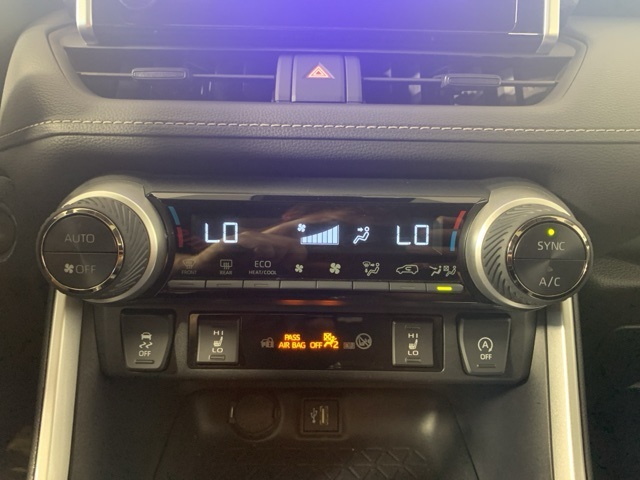 2024 Toyota RAV4 XLE photo 19