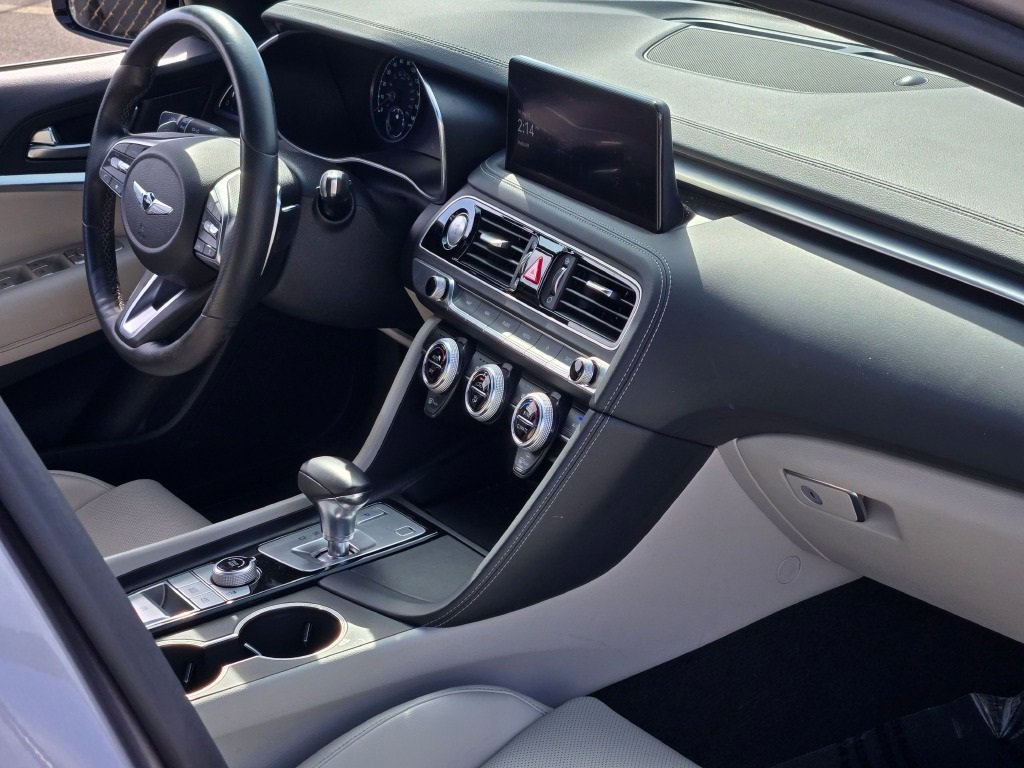 2023 Genesis G70 2.0T photo 7