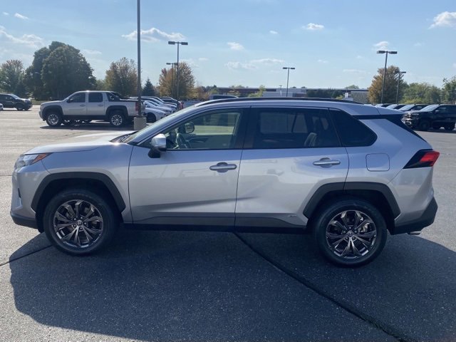 2023 Toyota RAV4 XLE Premium photo 4