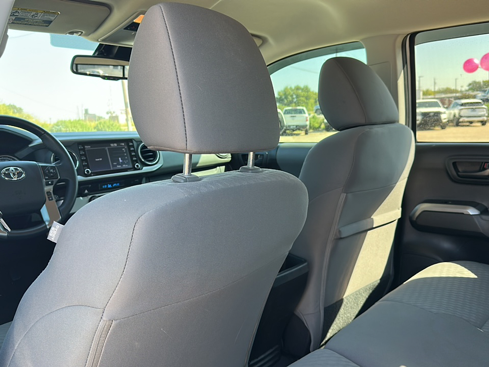 2022 Toyota Tacoma SR5 photo 6