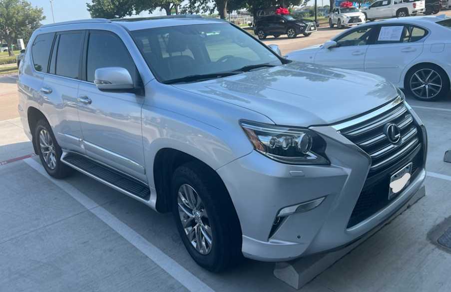 2017 Lexus GX 460 Luxury photo 2