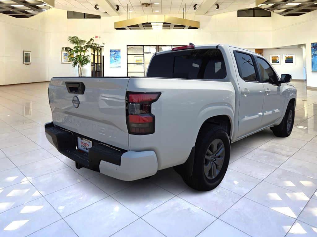2025 Nissan Frontier Crew Cab SV photo 4